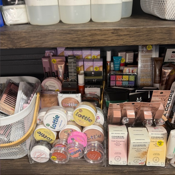 Saturday $3 & $5 Starts Beauty Show - Picture 8 of 11